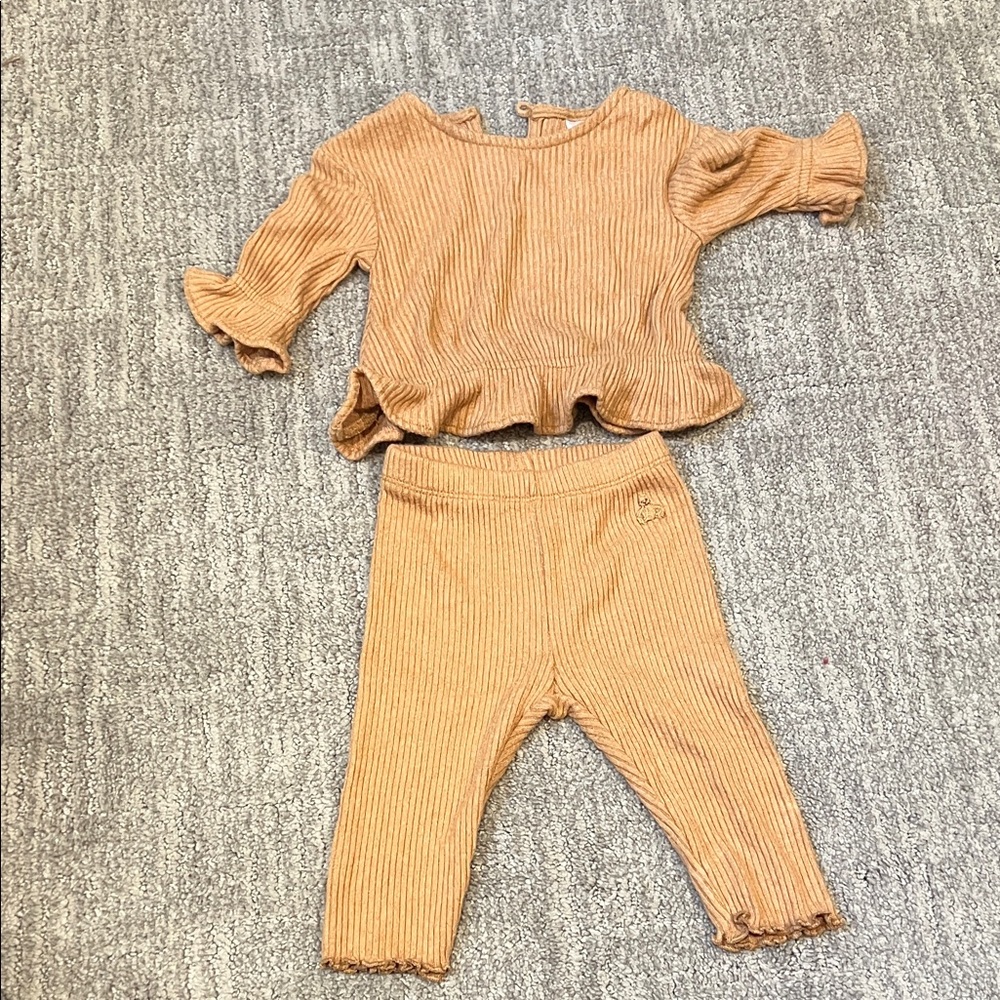 GAP Baby Knit Outfit in Tan